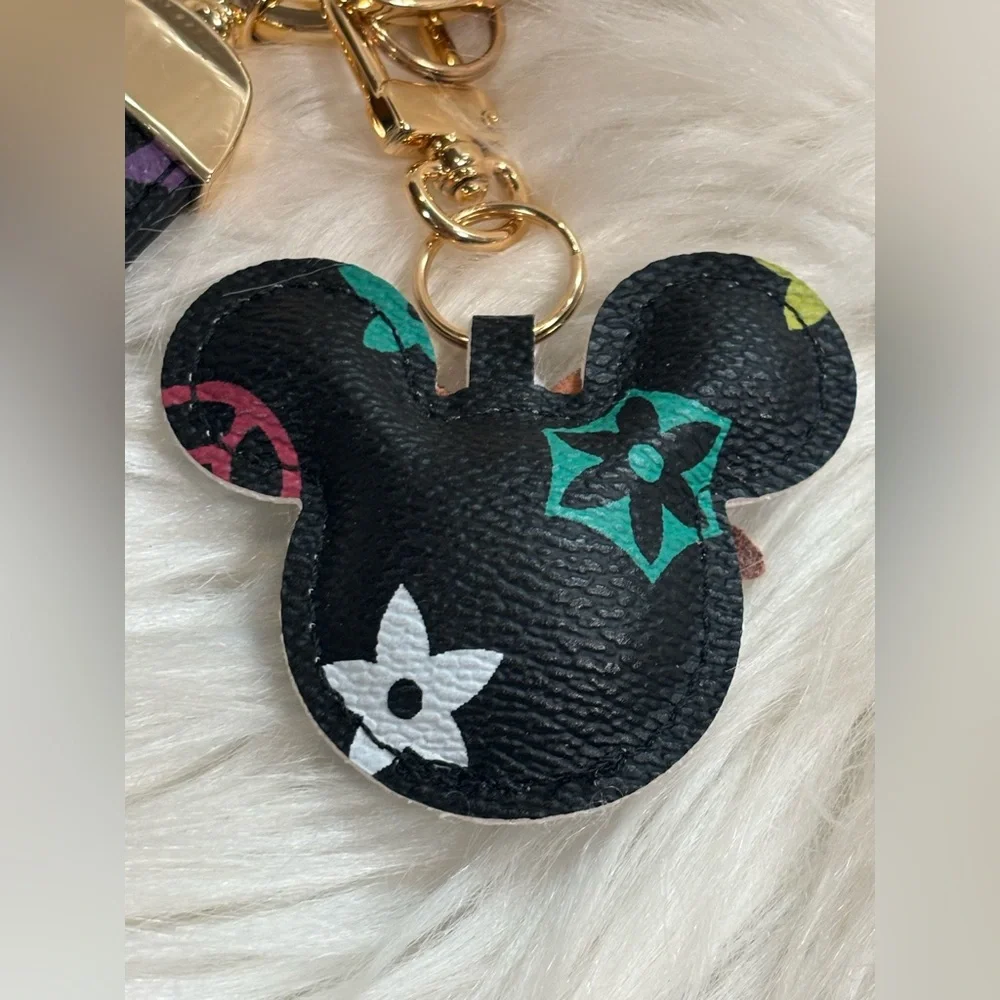 Mouse Faux Leather Keychain with screwdriver